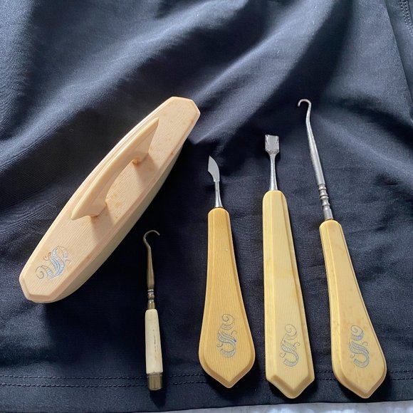 Antique Celluloid 5 Pieces Manicure Set Preowned Good vintage condition with som